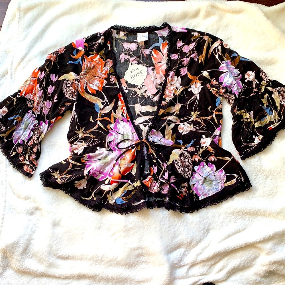 Knox Rose black and floral kimono.